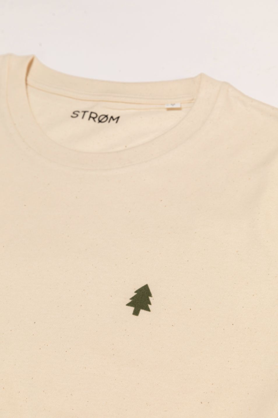 STRØM T-Shirt - Natural Raw - Christmas Tree