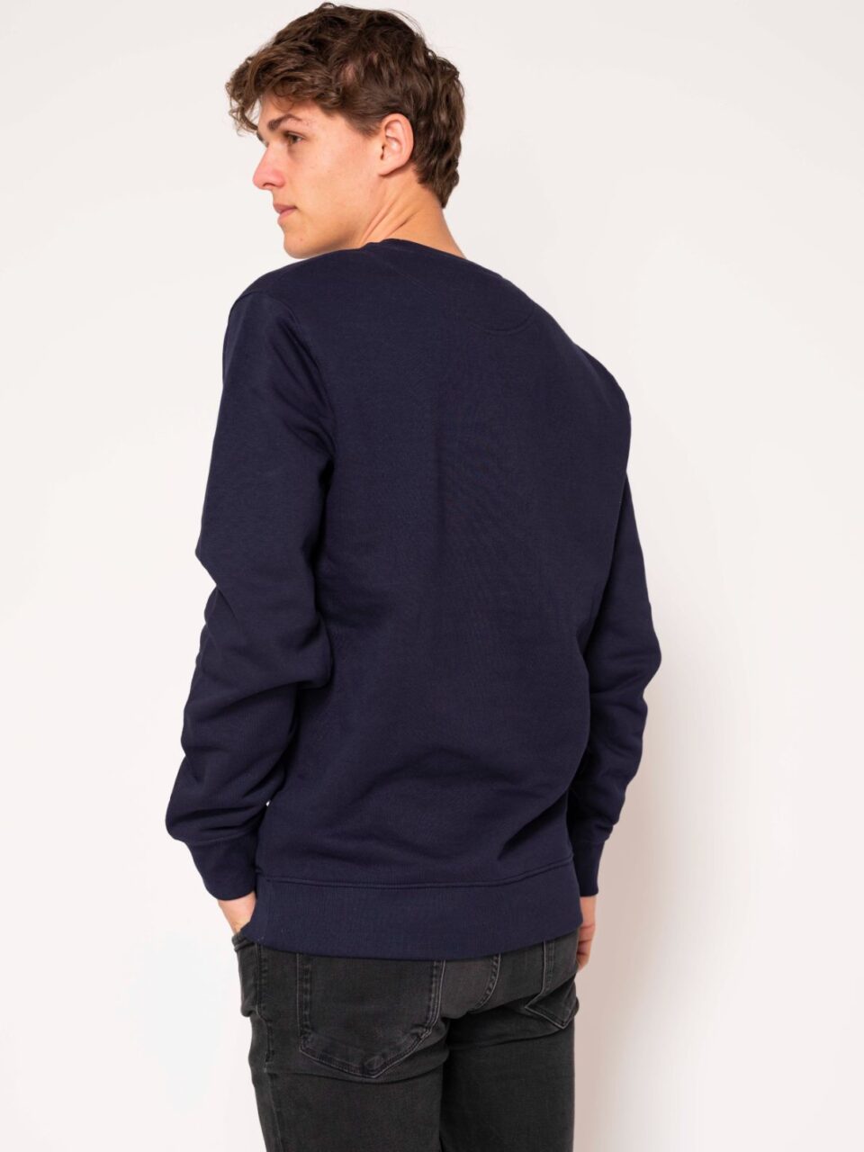 STROM_navy_blue_sweater