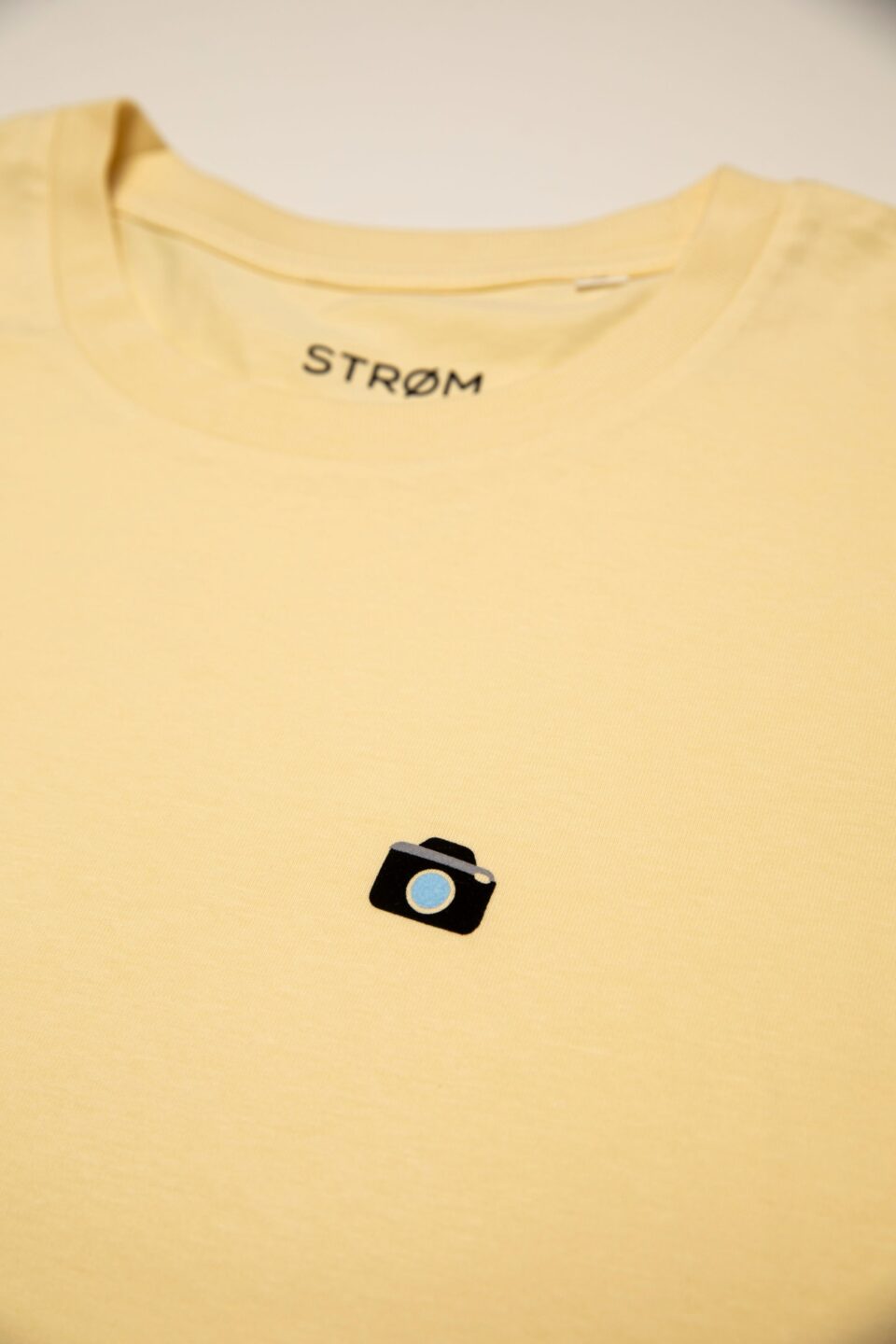 T-Shirt-Mellow-Yellow-Camera