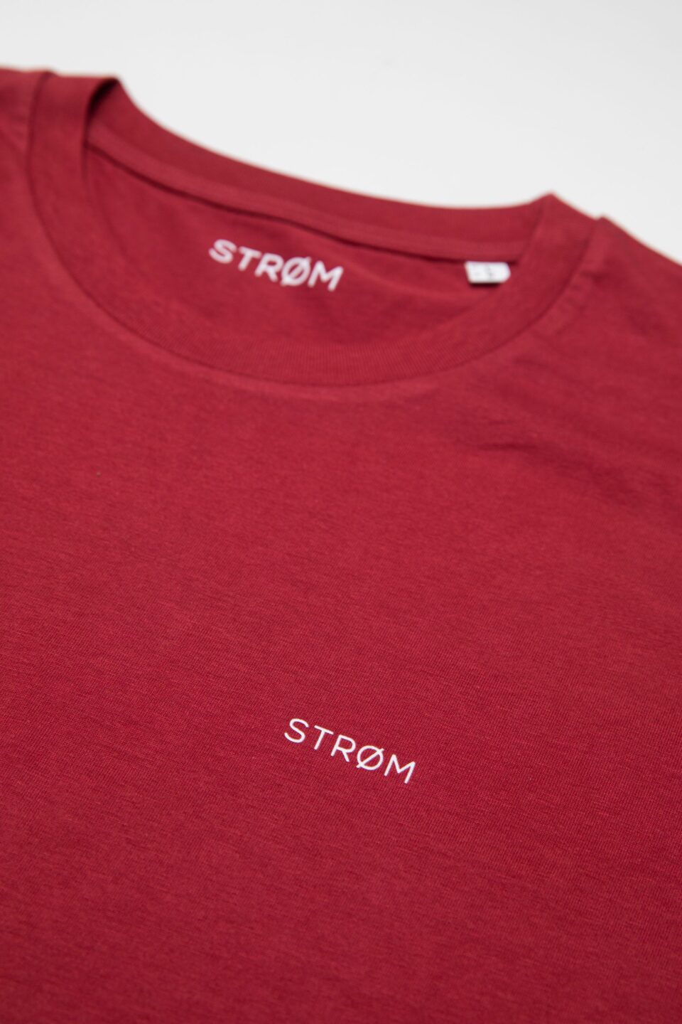 rythmic-red_strom_shirt